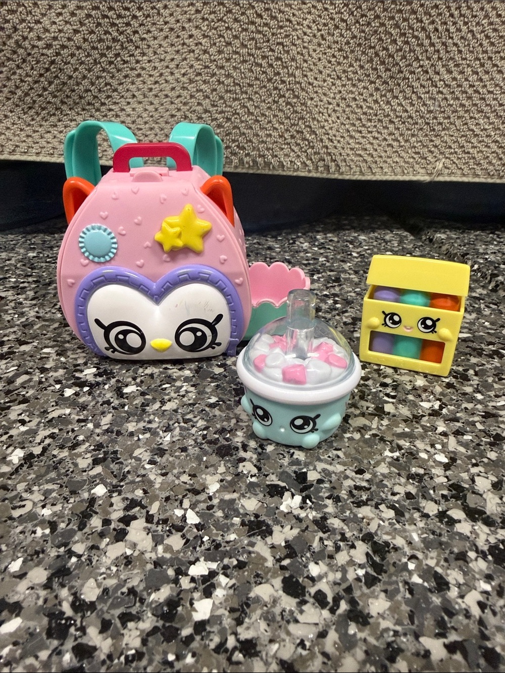 Shopkins Kindi Kids Fun Backpack with Drink and Crayons